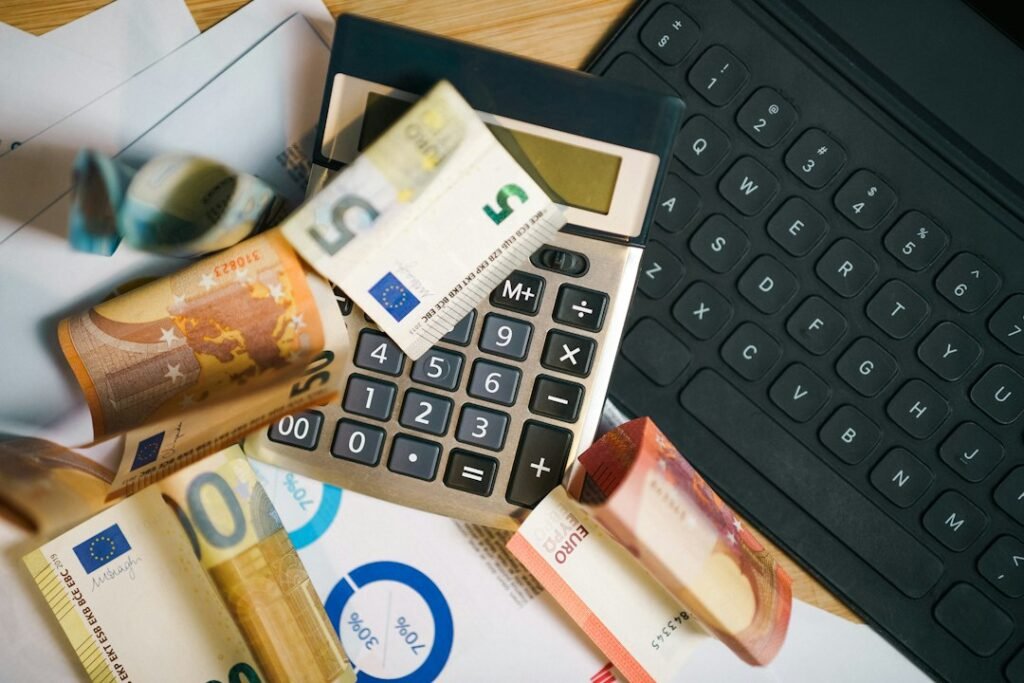Calculadora sobre un montón de dinero, para aplazar el pago de la Renta con plusvalías altas